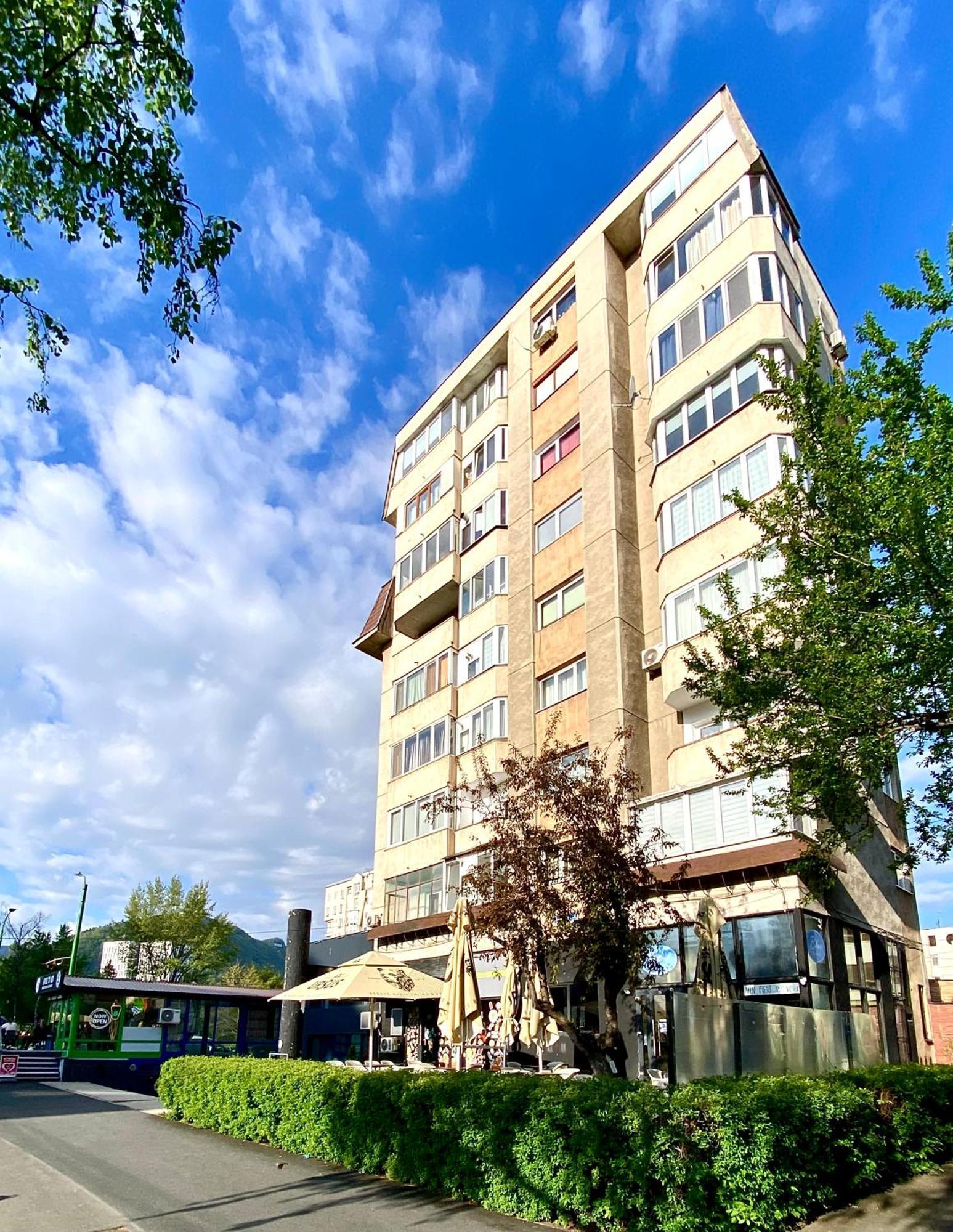 Kronstadt Apartment - Pet Friendly Brasov Bagian luar foto