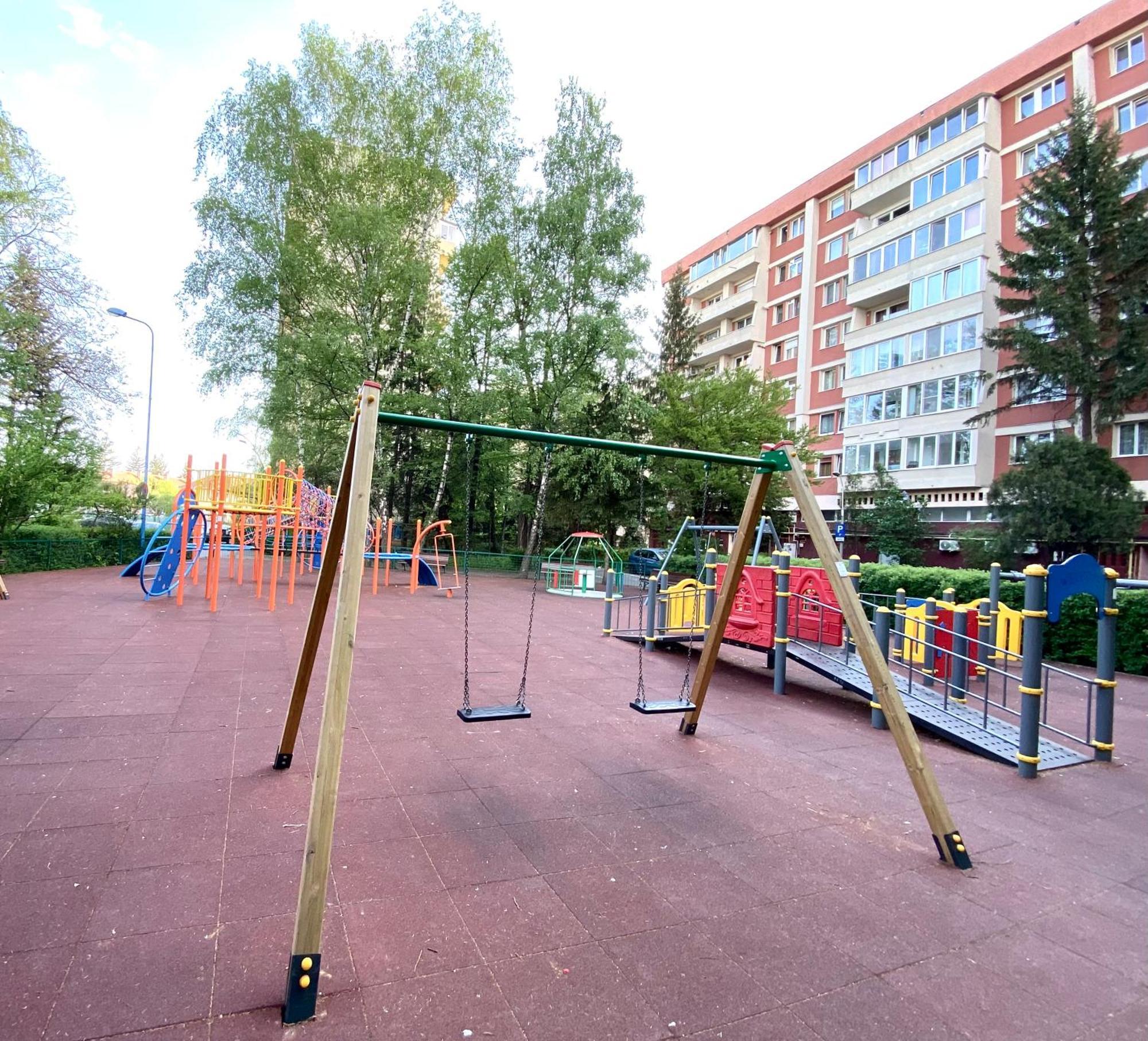 Kronstadt Apartment - Pet Friendly Brasov Bagian luar foto