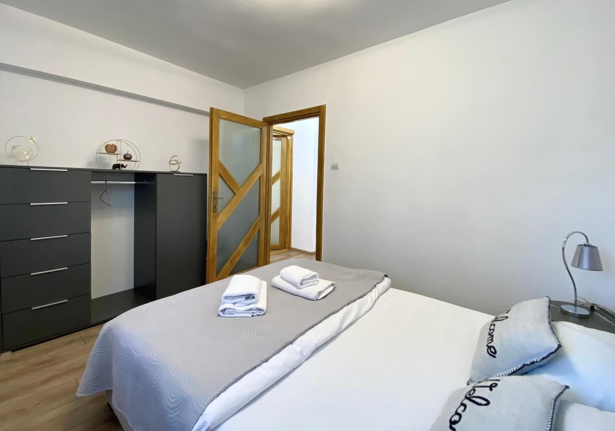 Kronstadt Apartment - Pet Friendly Brasov Bagian luar foto