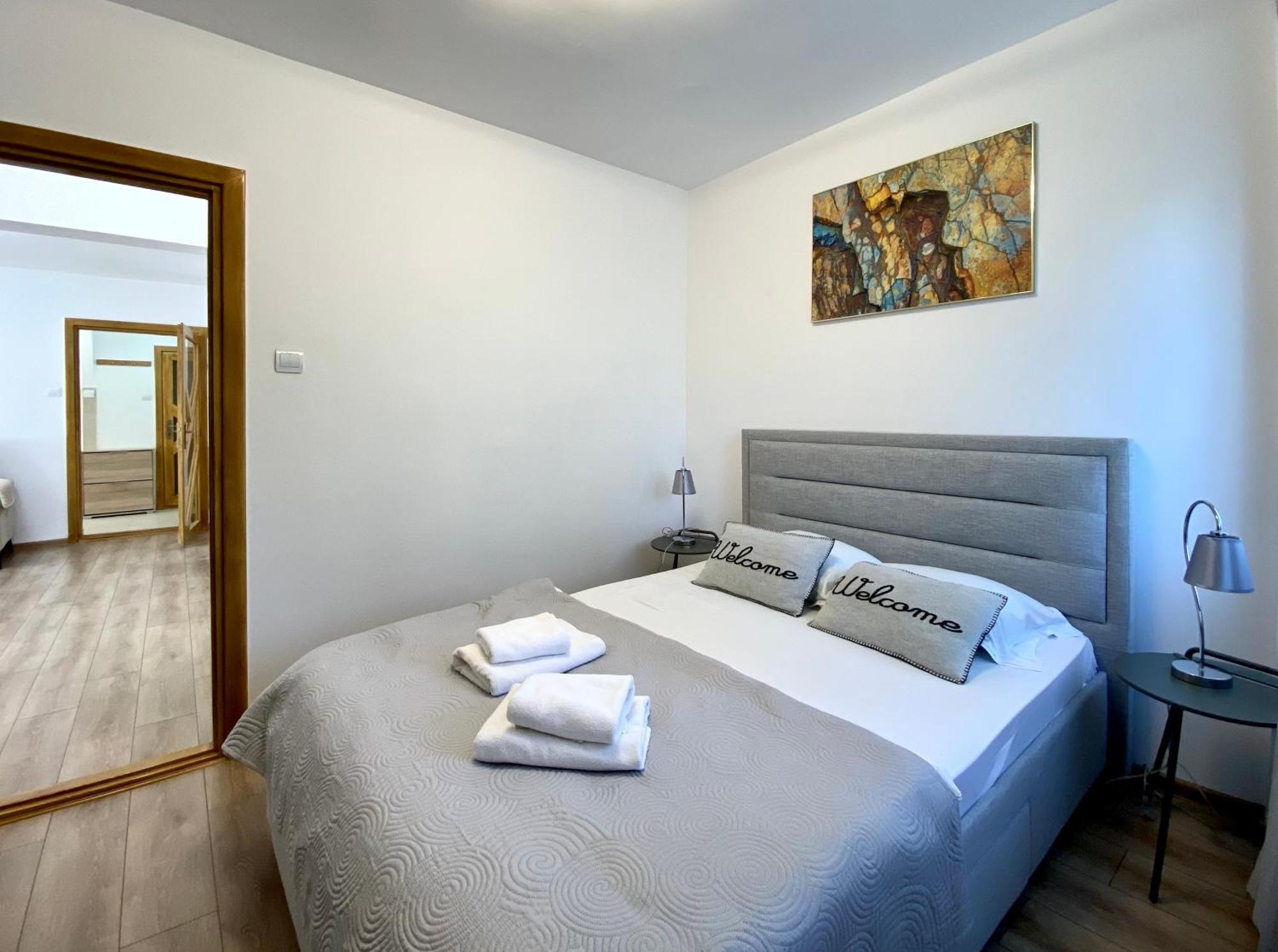Kronstadt Apartment - Pet Friendly Brasov Bagian luar foto