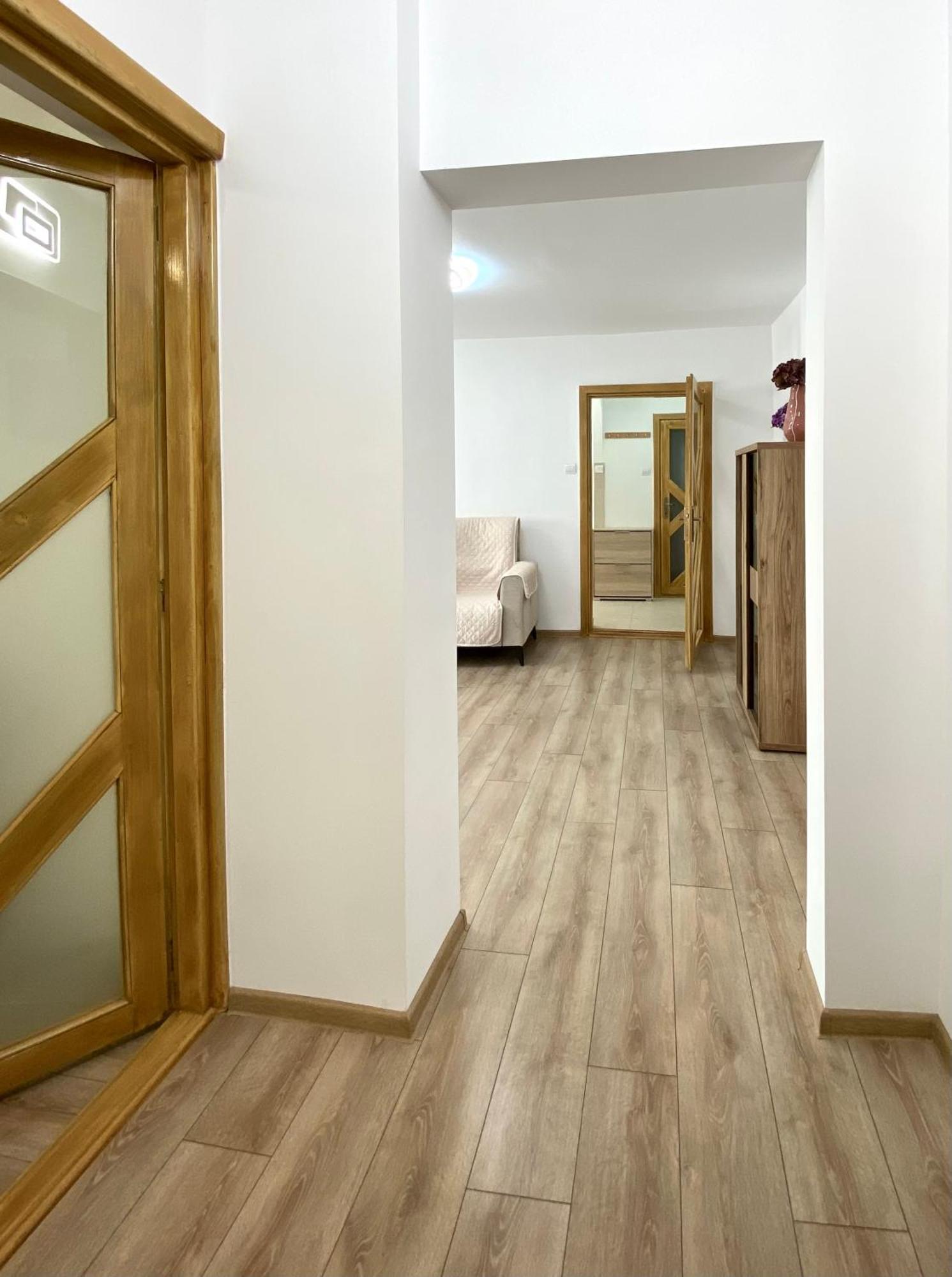 Kronstadt Apartment - Pet Friendly Brasov Bagian luar foto